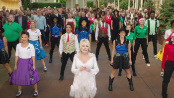 Dolly Parton's Mountain Magic Christmas (2022) download