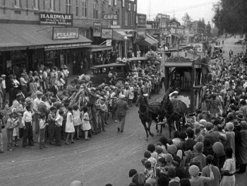 Rain or Shine (1930) download